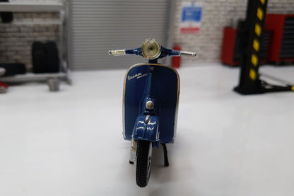 Vespa 150 SPRINT VELOCE - 1969 1:18 Scale Scooter