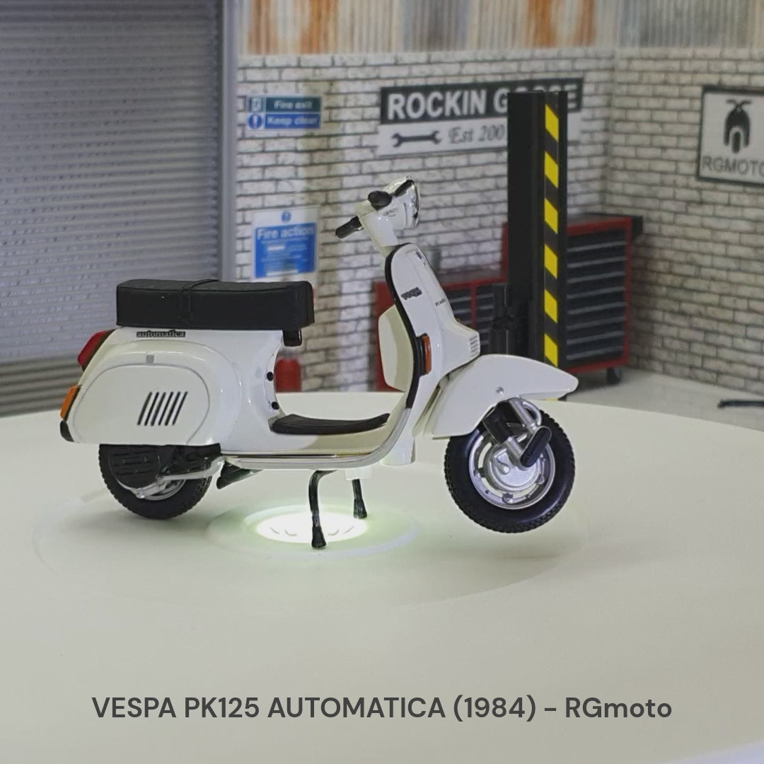 Vespa PK 125 S Automatica 1984 1:18 Scale Scooter