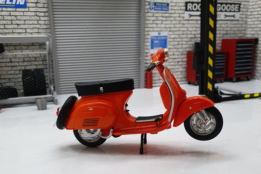 Vespa 75 1967 1:18 Scale Scooter