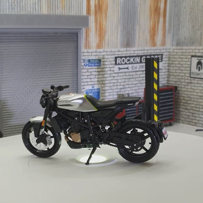 Husqvarna Vitpilen 701 2018 Silver/Grey 1:18 Scale