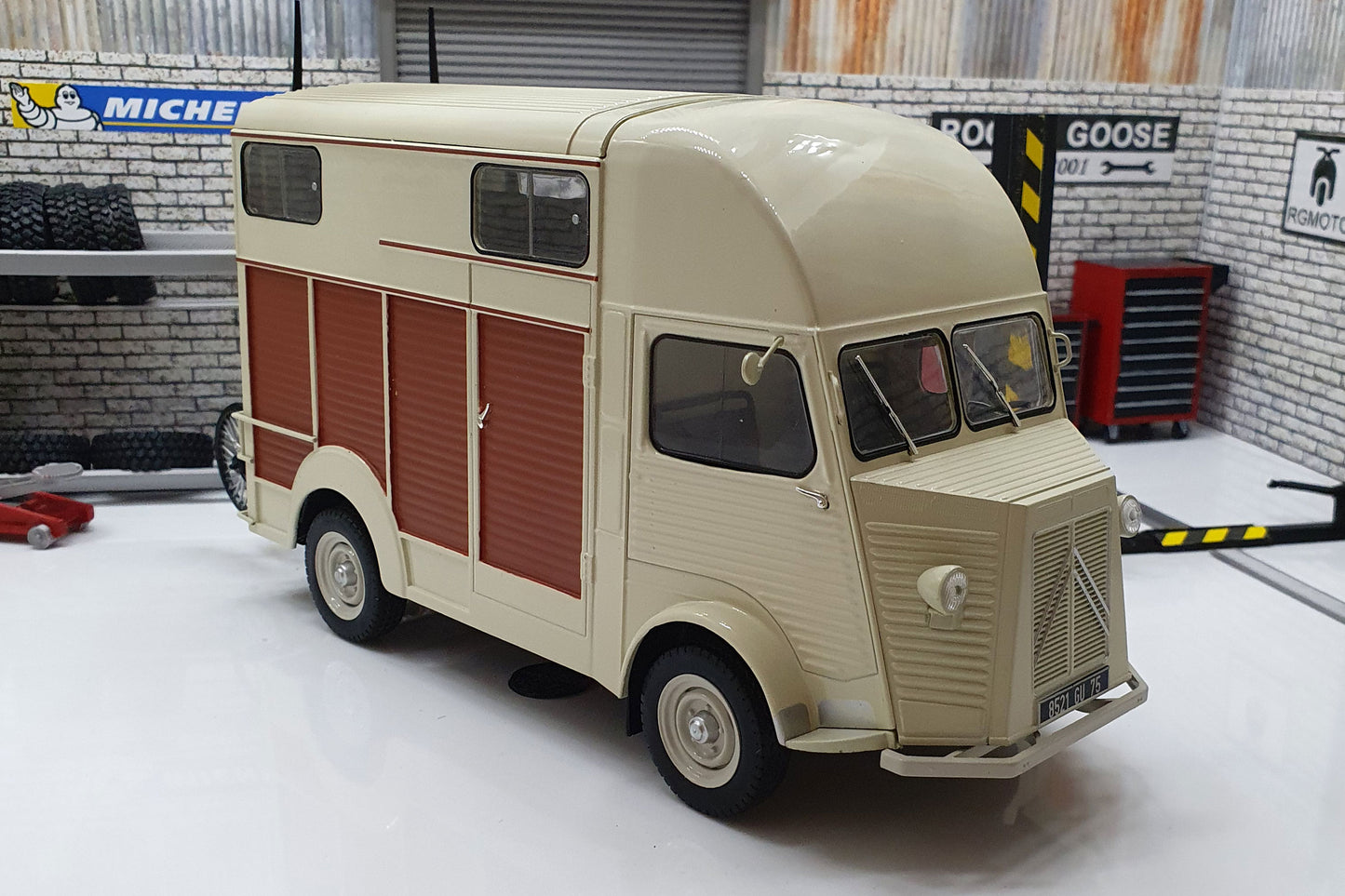 Citroen Type H Version Van Heuliez - 1958 1:24 Scale