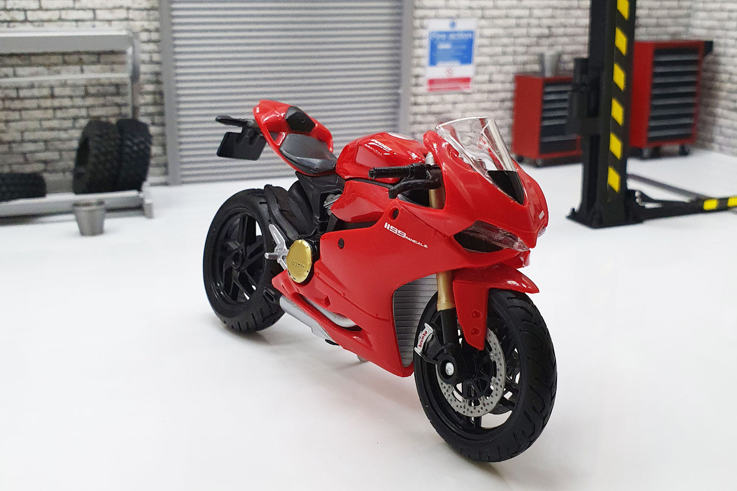 Ducati 1199 Pangale Red 1:18 Scale