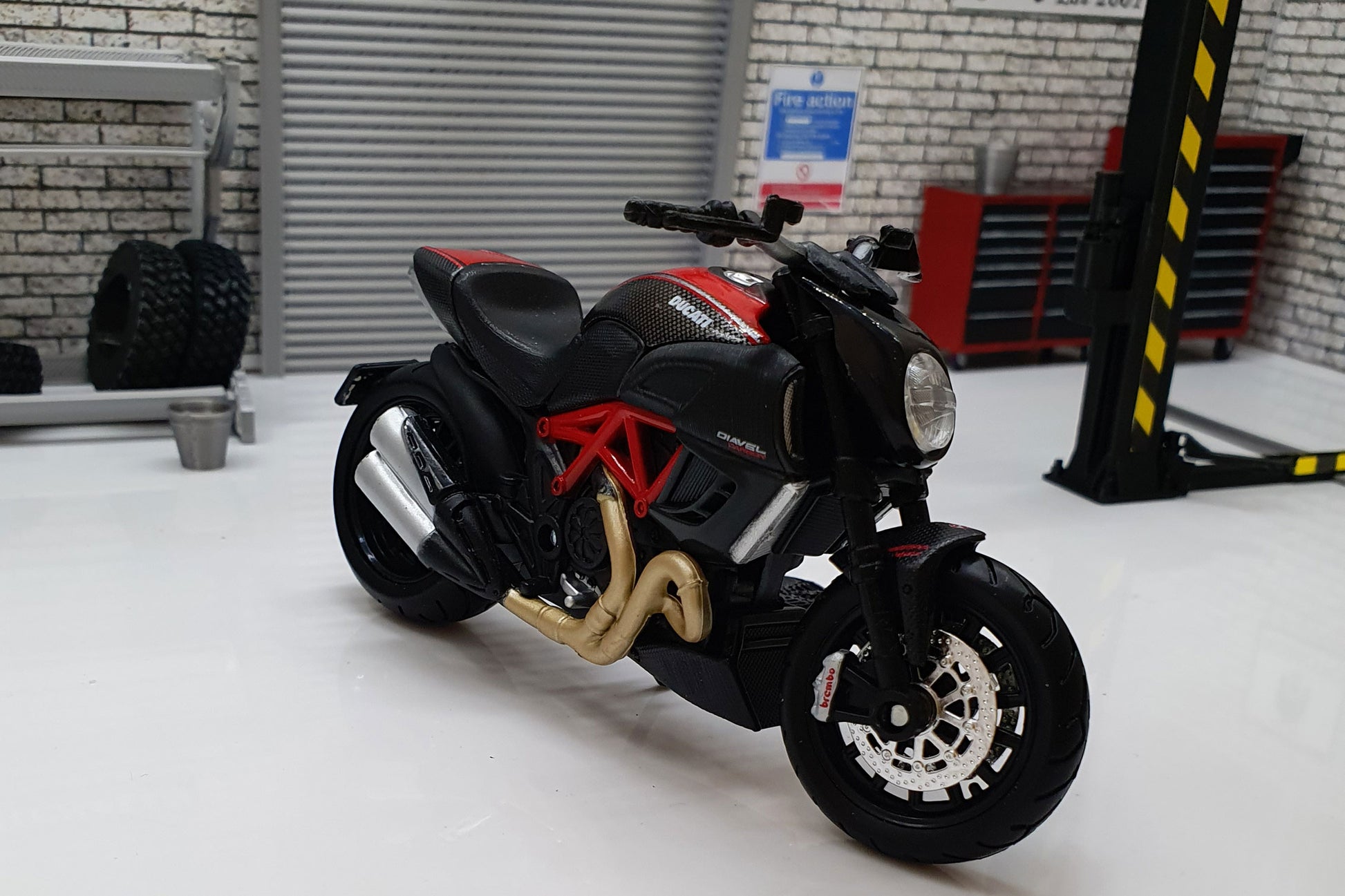 ducati diavel full carbon