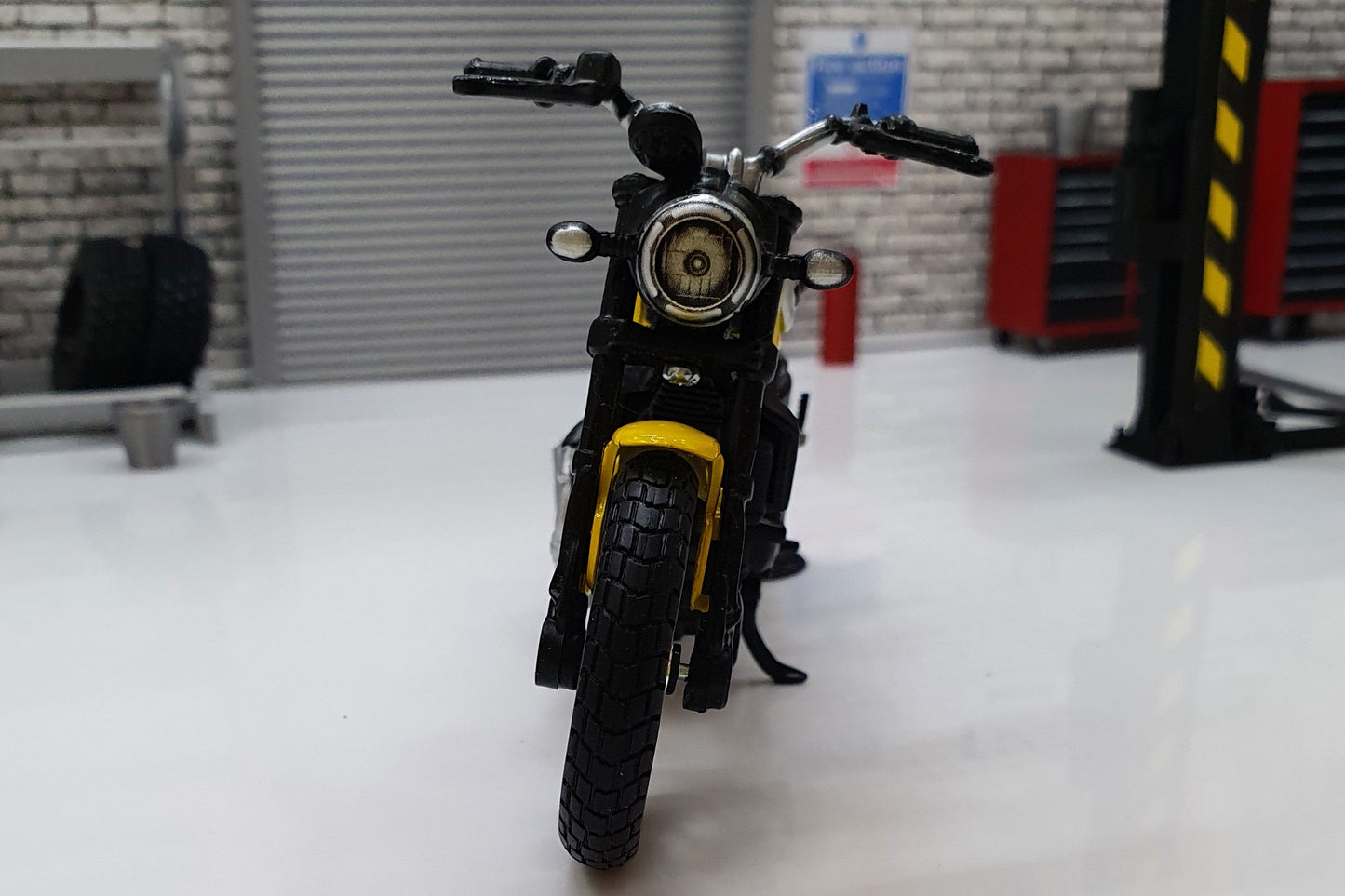 Ducati Scrambler Yellow 1:18 Scale