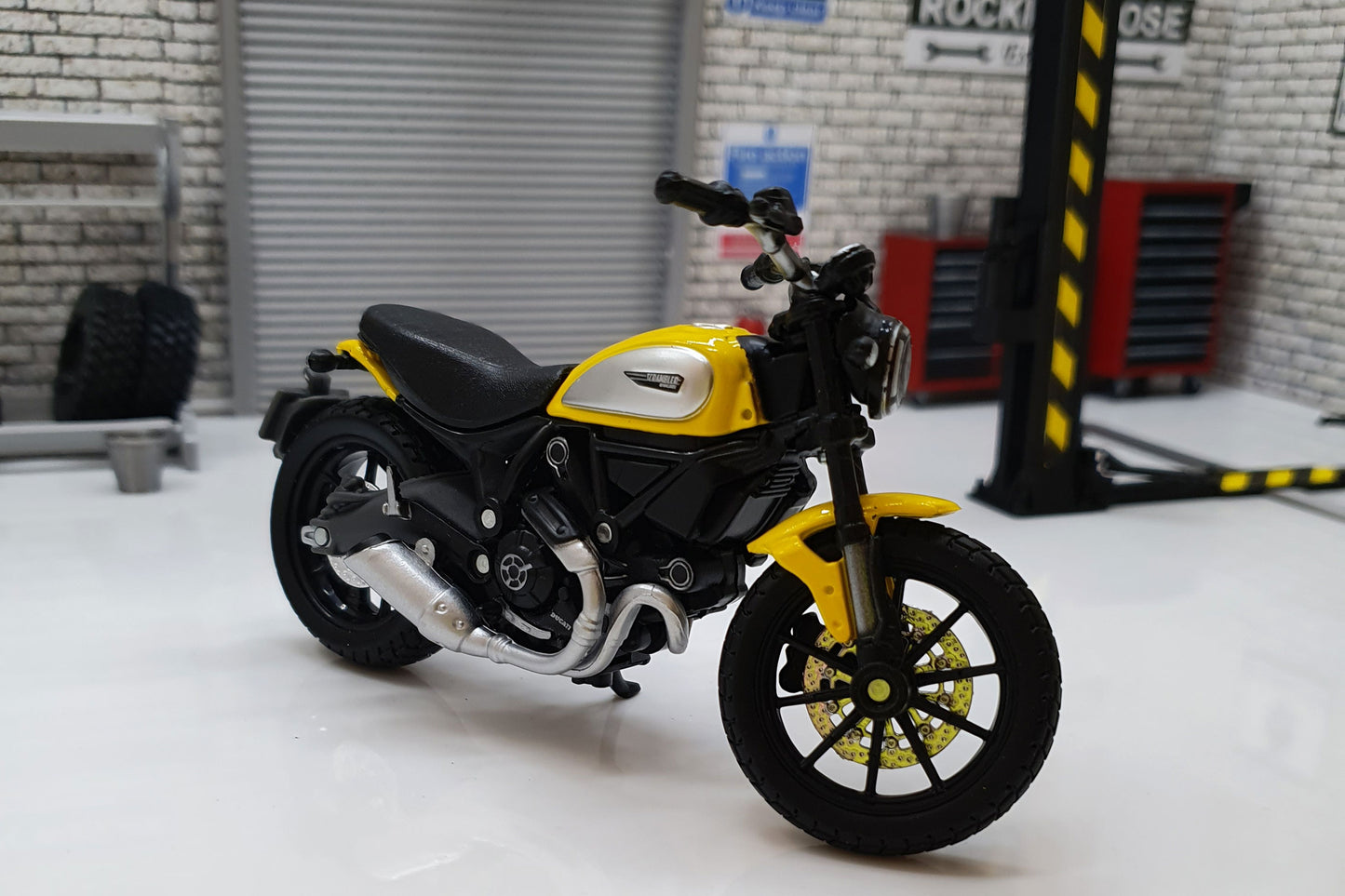 Ducati Scrambler Yellow 1:18 Scale