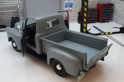 Ford F-1 Pick Up 1948 - Grey/Blue 1:24 Scale