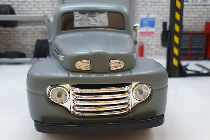 Ford F-1 Pick Up 1948 - Grey/Blue 1:24 Scale