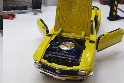 Ford Mustang Boss 302 1970 - Yellow  1:24 Scale