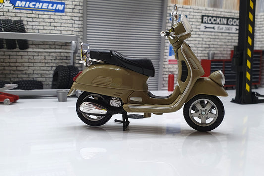 Vespa GT 250 2006 1:18 Scale Scooter