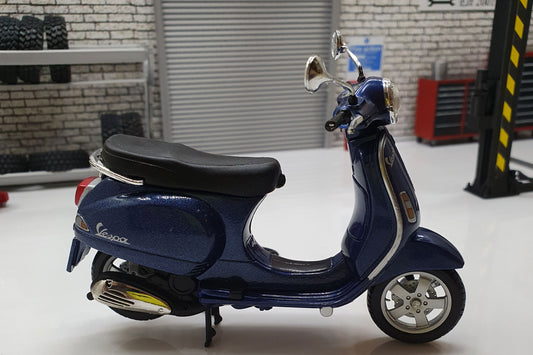 Vespa LX 125 2005 1:18 Scale Scooter