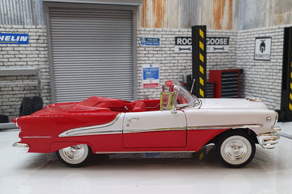 Oldsmobile Super 88 Convertible 1955 - Red/White  1:24 Scale