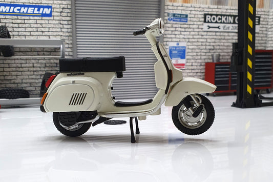 Vespa PK 125 S Automatica 1984 1:18 Scale Scooter