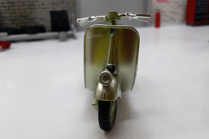 Vespa Sport 6 GIORNI - 1952 Racer 1:18 Scale Scooter