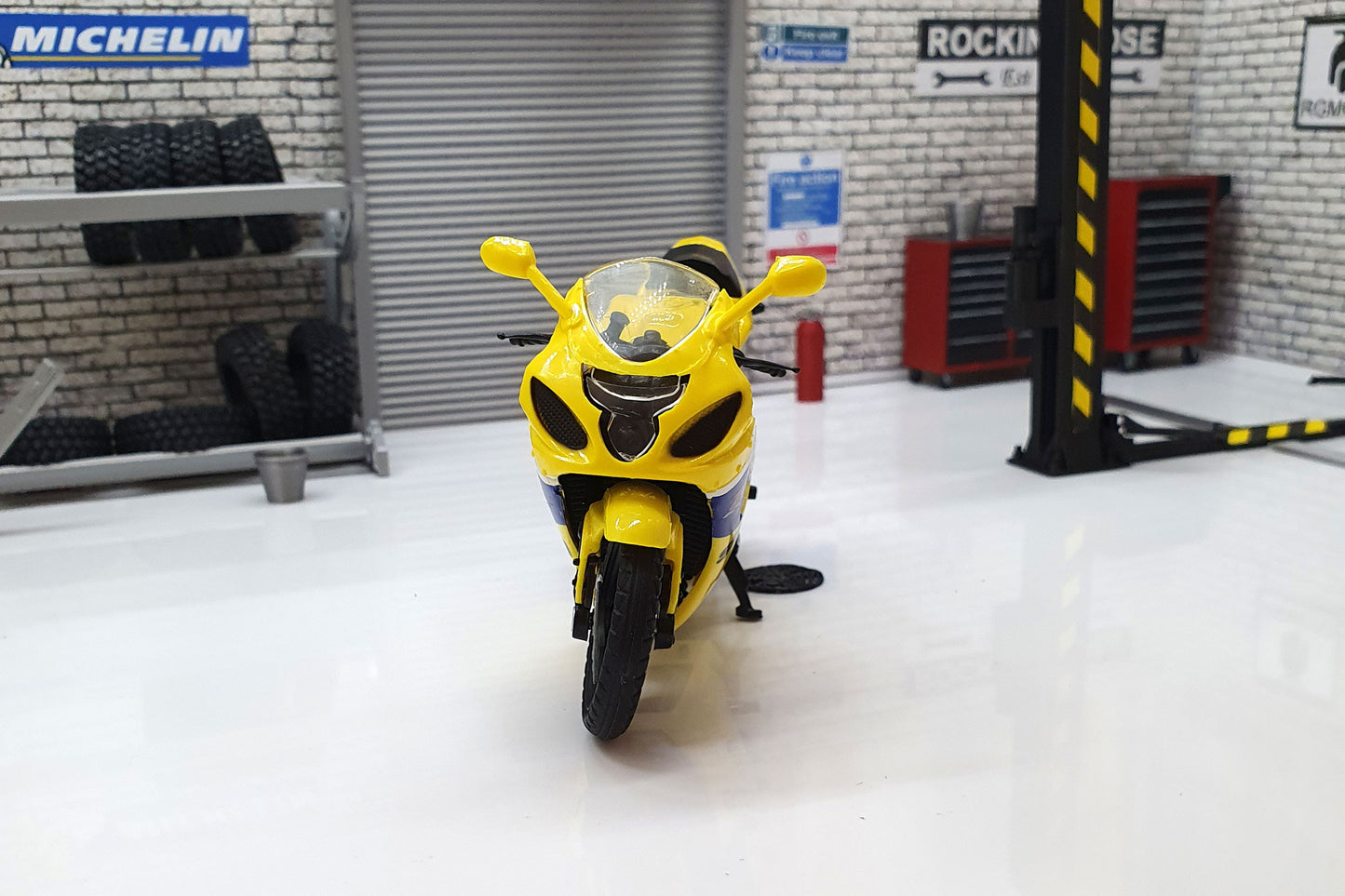 Suzuki GSX-R600 Yellow 1:18 Scale Motorcycle