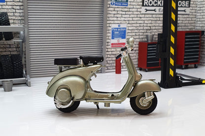 Vespa A.C.M.A. 125 1953 1:18 Scale Scooter