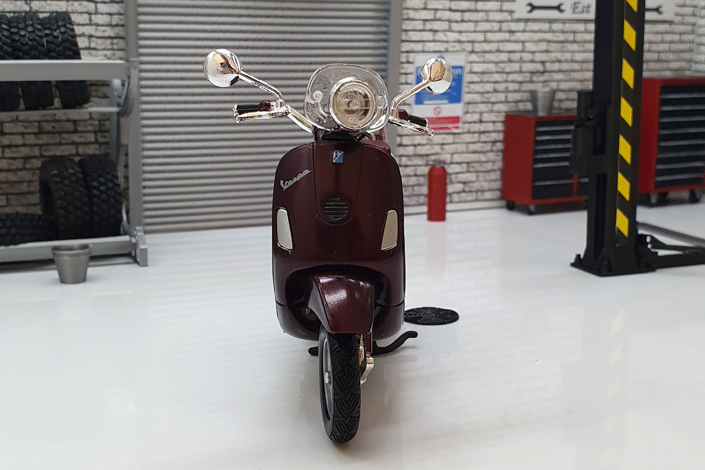 Vespa LXV 2013 Dark Red 1:18 Scale Scooter