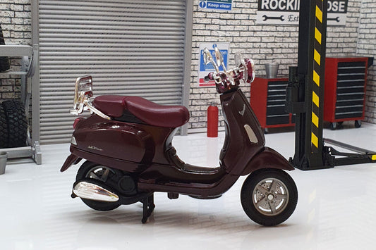 Vespa LXV 2013 Dark Red 1:18 Scale Scooter