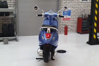 Vespa Primavera 2014 Blue 1:18 Scale Scooter