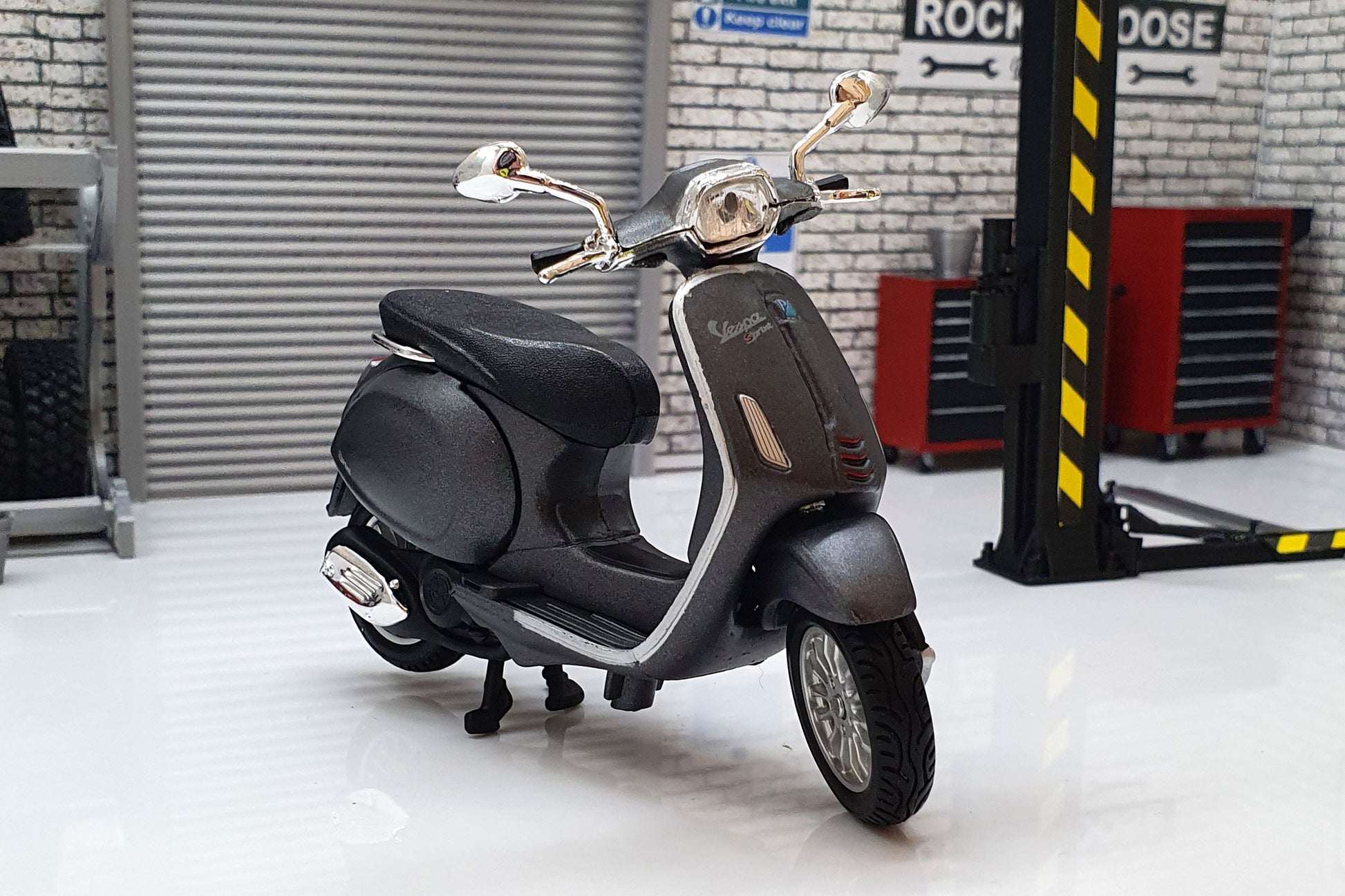 Vespa Sprint 150 ABS 2014 Grey 1:18 Scale Scooter – RGMOTO