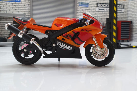Yamaha YZF-R7 1:18 Scale