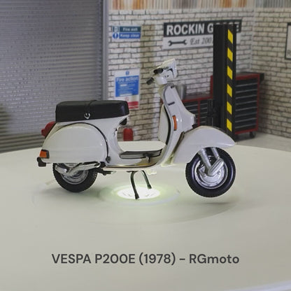 Vespa P200E 1978 1:18 Scale Scooter